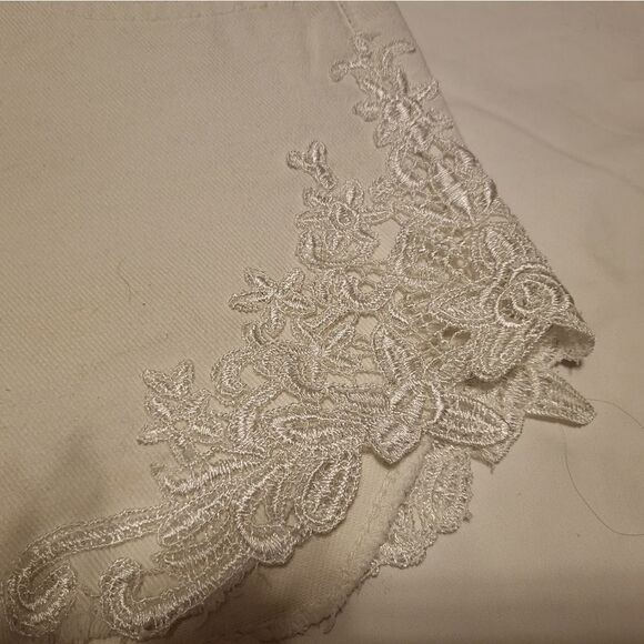 Harper White Lace Embroidered high waisted shorts - Picture 3 of 8